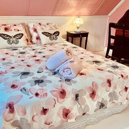 Bed & Cafe Petit Papillon Bed & Breakfast Grandes-Bergeronnes Luaran gambar